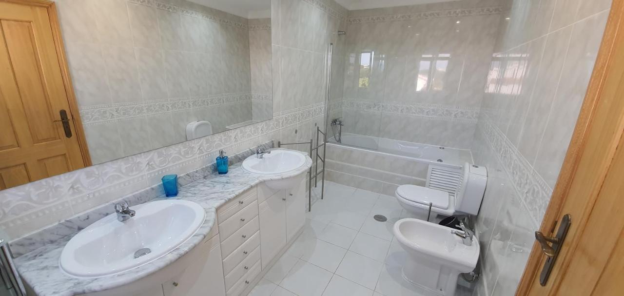 Sunset Villa By Laranjal Rentals Olhos de Agua  Zewnętrze zdjęcie